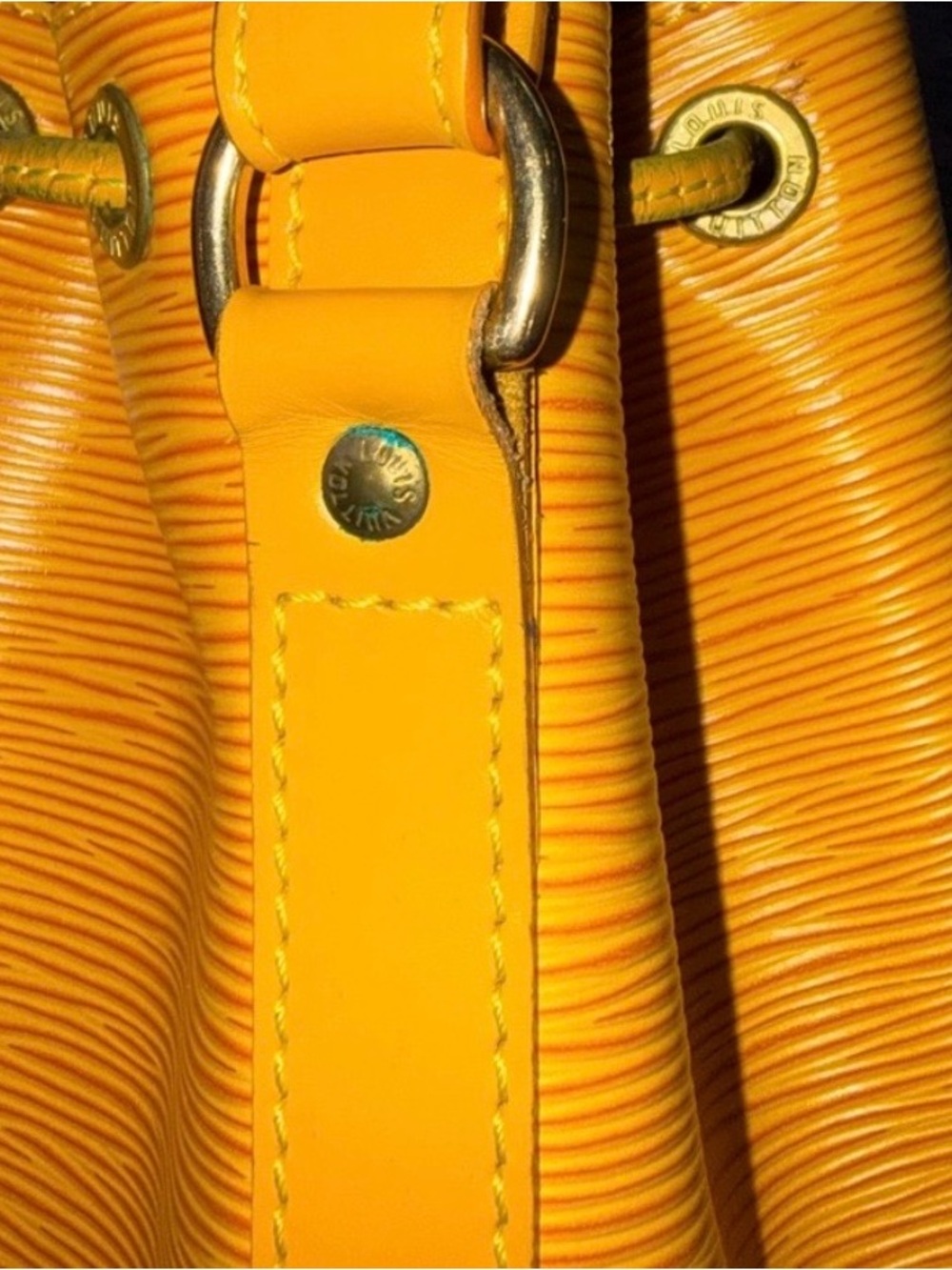 $749 LOUIS VUITTON - Picture 5 of 16